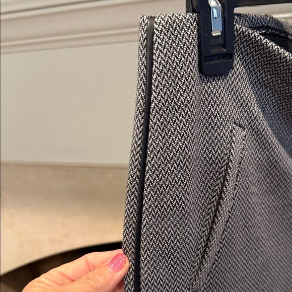 Chico's Black and Gray Dress Pants Elastic Waist size 8 - Picture 4 of 6